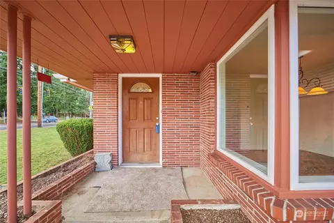 701 Madison St, Everett, WA 98203 photo 2