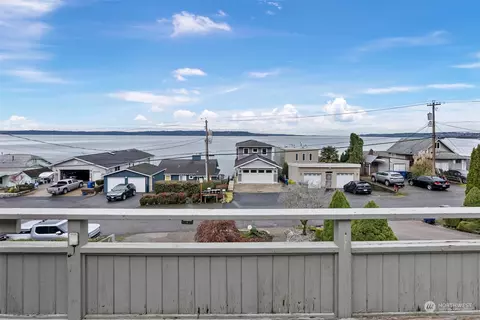 28446 S Sound View Dr, Des Moines, WA 98198
