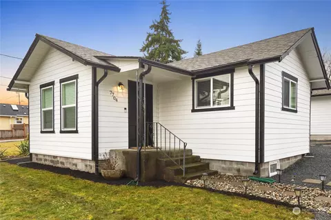 7704 Cascade Dr, Everett, WA 98203 photo 2