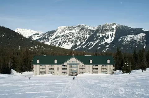 220 Tanner Way #C-202, Snoqualmie Pass, WA 98068