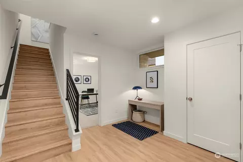 218 E 10th Ave E, Seattle, WA 98102 photo 4