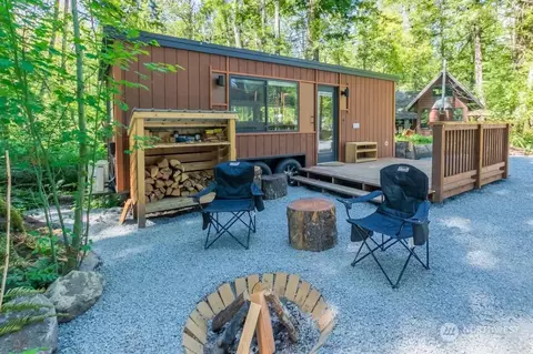 109 Paradise Dr, Ashford, WA 98304