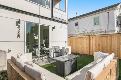326 NW B Nw 87th St, Seattle, WA 98117
