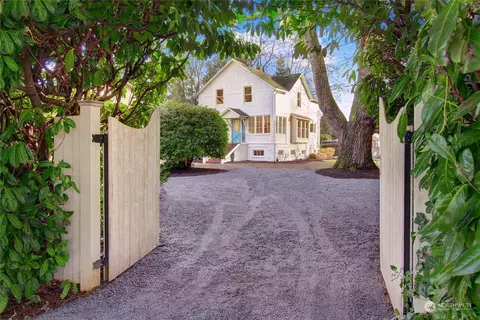 9530 14th Ave NW, Seattle, WA 98117