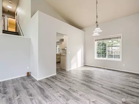 Dining - 12433 52nd Dr SE, Everett, WA 98208 photo 1 of 1