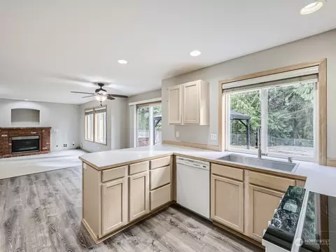 Kitchen - 12433 52nd Dr SE, Everett, WA 98208 photo 1 of 7