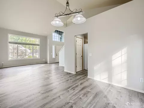 Living - 12433 52nd Dr SE, Everett, WA 98208 photo 2 of 6
