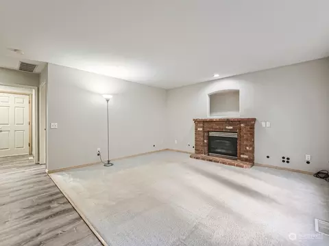 Living - 12433 52nd Dr SE, Everett, WA 98208 photo 4 of 6