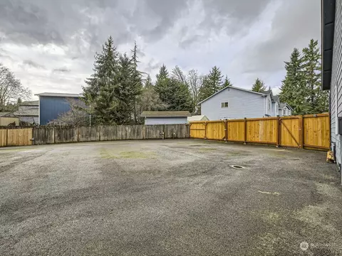 Exterior - 12433 52nd Dr SE, Everett, WA 98208 photo 6 of 6