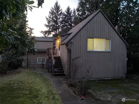13047 39th Ave NE, Seattle, WA 98125