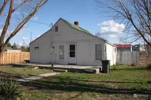 115 N Main St, Washtucna, WA 99371