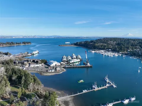 490 Madison Ave N #484, Bainbridge Island, WA 98110