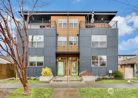 706 S Orcas St, Seattle, WA 98108