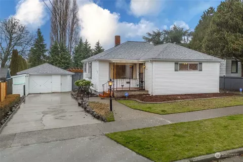 1110 SW Elmgrove St, Seattle, WA 98106