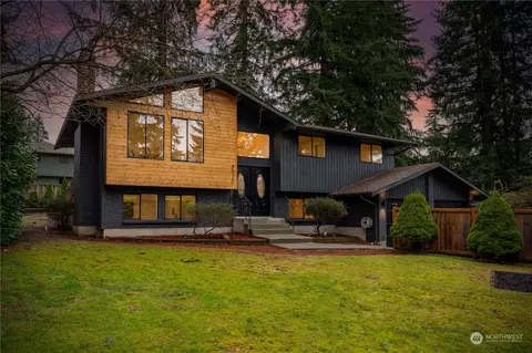 8520 Vistarama Ave, Everett, WA 98208