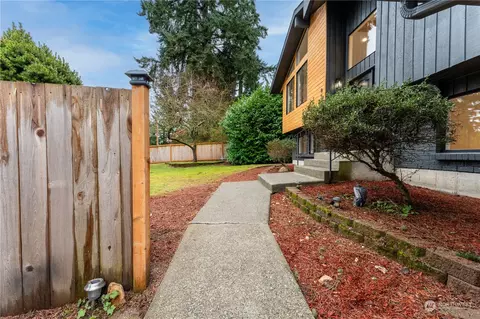 8520 Vistarama Ave, Everett, WA 98208 photo 3