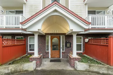 411 N 90th St #207, Seattle, WA 98103