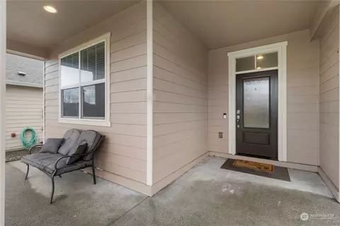 885 Riley Dr E, Enumclaw, WA 98022 photo 5