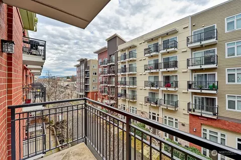 1015 Railroad Ave # 411, Bellingham, WA 98225