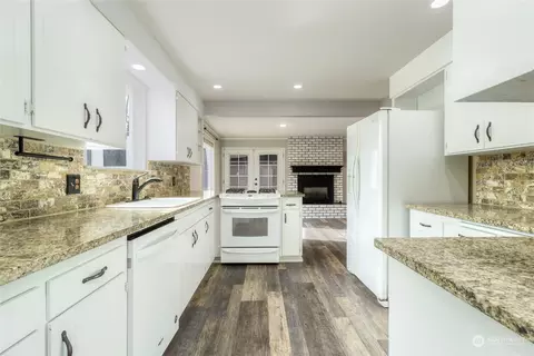 Kitchen - 1004 Brevor Dr, Walla Walla, WA 99362 photo 1 of 3