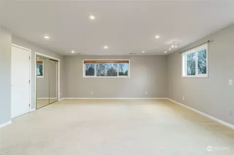 Living - 1004 Brevor Dr, Walla Walla, WA 99362 photo 1 of 2