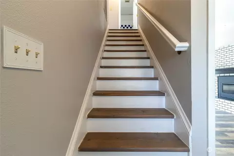 Entry Way - 1004 Brevor Dr, Walla Walla, WA 99362 photo 2 of 4
