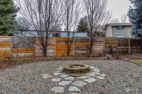 Exterior - 1004 Brevor Dr, Walla Walla, WA 99362 photo 7 of 7