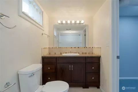 Bath - 1004 Brevor Dr, Walla Walla, WA 99362 photo 6 of 6