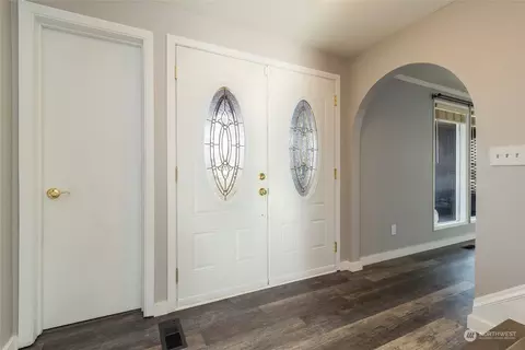 Entry Way - 1004 Brevor Dr, Walla Walla, WA 99362 photo 1 of 4