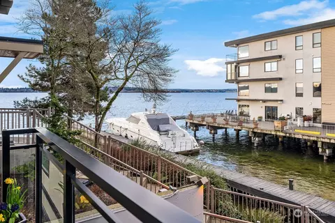 6401 Lake Washington Blvd NE #207, Kirkland, WA 98033
