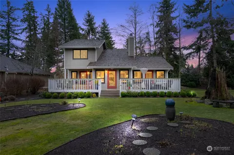 8973 Bald Eagle Dr, Blaine, WA 98230