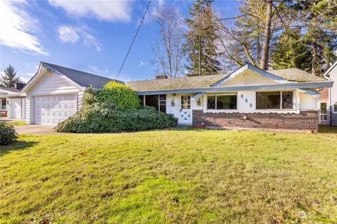 451 145th Pl NE, Bellevue, WA 98007
