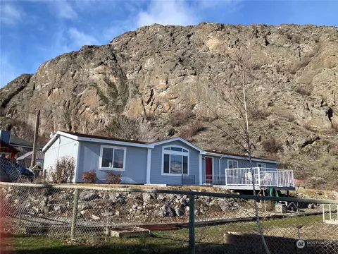 2224 Summit Dr, Oroville, WA 98844