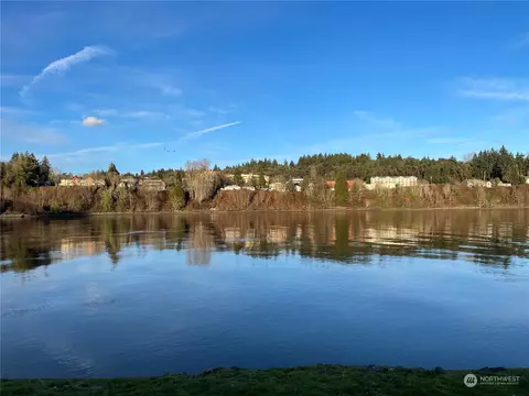 1735 Park Ave #B303, Bremerton, WA 98337