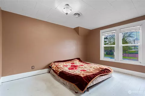 Bedroom - 1201 E Marine View Dr, Everett, WA 98201 photo 6 of 6