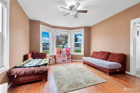 Bedroom - 1201 E Marine View Dr, Everett, WA 98201 photo 2 of 6