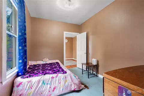 Bedroom - 1201 E Marine View Dr, Everett, WA 98201 photo 4 of 6
