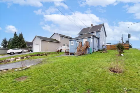 Exterior - 1201 E Marine View Dr, Everett, WA 98201 photo 5 of 8