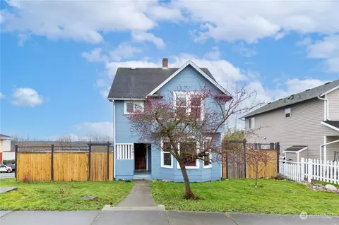 Exterior - 1201 E Marine View Dr, Everett, WA 98201 photo 2 of 8