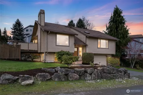 426 S 214th St, Des Moines, WA 98198