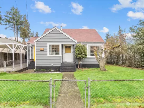 839 S Summit Ave, Bremerton, WA 98312