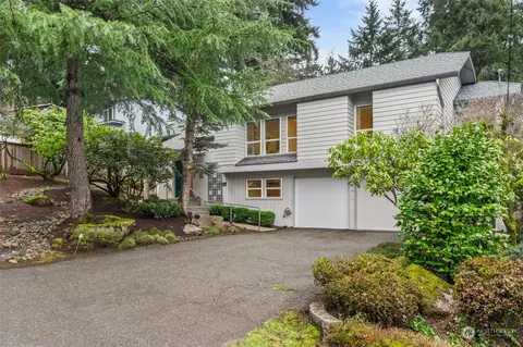12415 NE 2nd St, Bellevue, WA 98005