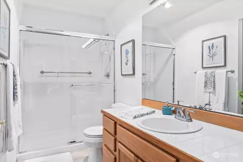 Bath - 2201 192nd St SE #R202, Bothell, WA 98012 photo 2 of 2