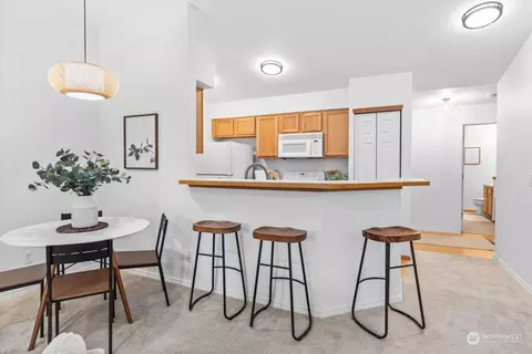 Kitchen - 2201 192nd St SE #R202, Bothell, WA 98012 photo 4 of 5