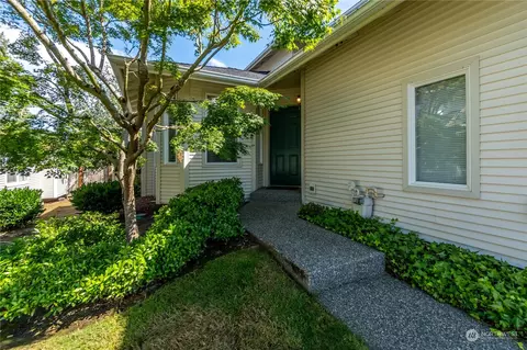 5010 Freeport Ln #A, Mukilteo, WA 98275