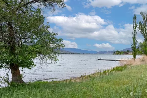 450 Eastlake Rd #5, Oroville, WA 98844