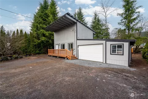 22327 S Forest Loop Rd, Granite Falls, WA 98252