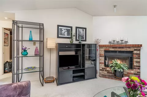 14200 NE 171st St #C208, Woodinville, WA 98072