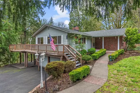 2403 W Lynnwood Dr, Longview, WA 98632
