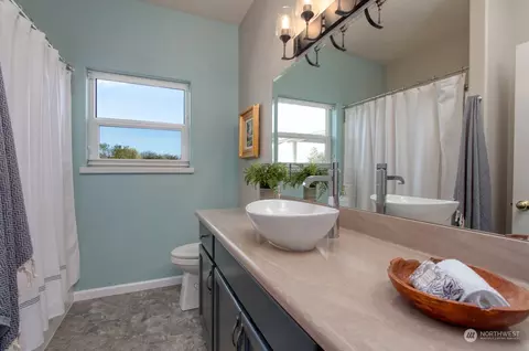Bath - 132 Timothy Ln, Sequim, WA 98382 photo 3 of 4